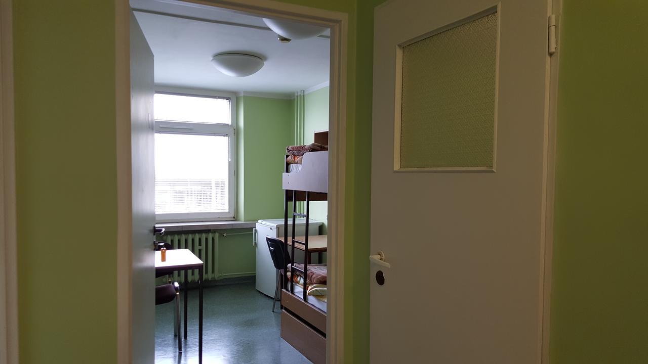 Maraton Vandrarhem Krasków Exteriör bild